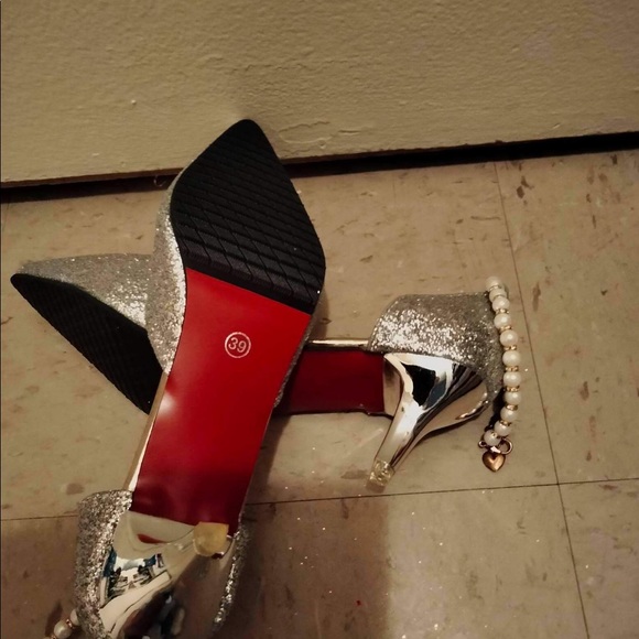 Silver sparkles heels - Picture 2 of 3